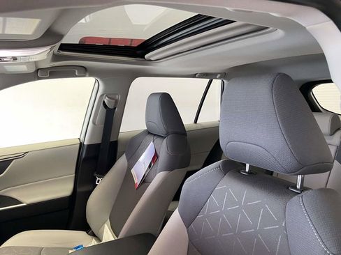 Used 2025 Toyota RAV4 XLE w/ Convenience Package image 15