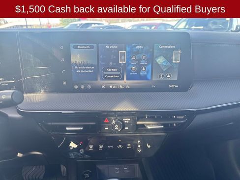 New 2026 Nissan Kicks SR w/ SR Premium Package FWD image 18