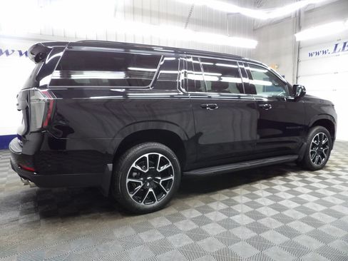 Used 2026 Chevrolet Suburban RST w/ Comfort Package AWD/4WD image 6