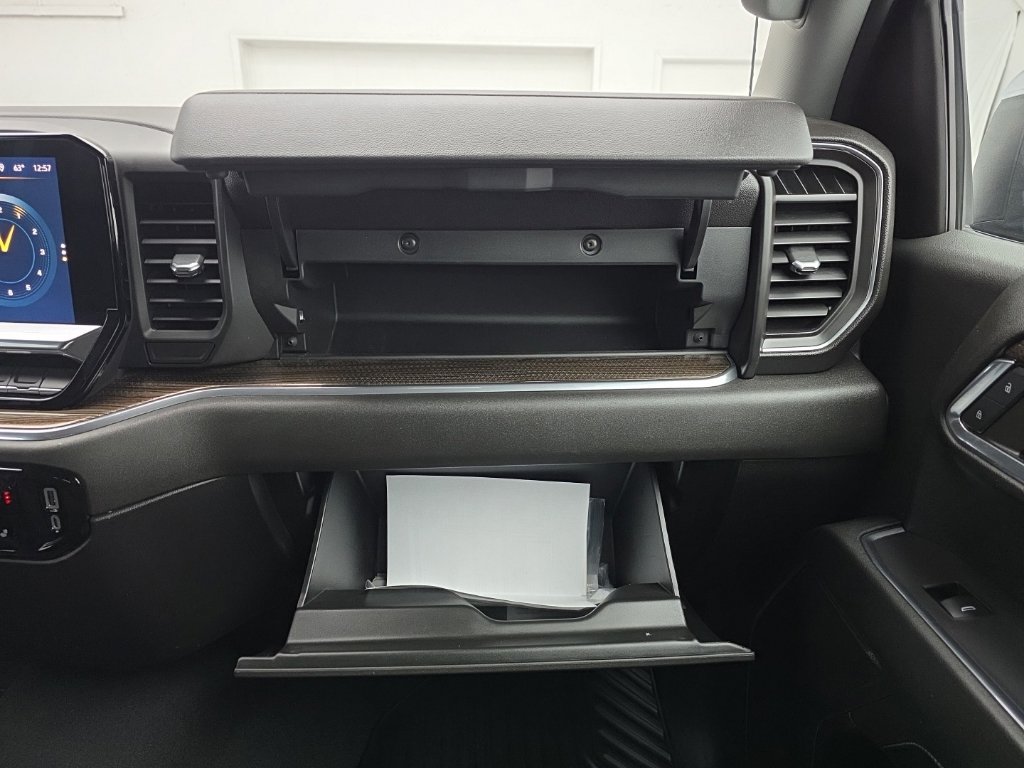 Used 2024 Chevrolet Silverado 1500 LT AWD/4WD image 41