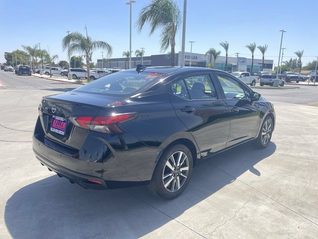 Used 2025 Nissan Versa SV FWD image 8