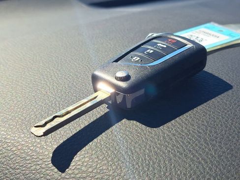 Certified 2022 Toyota Camry SE image 29