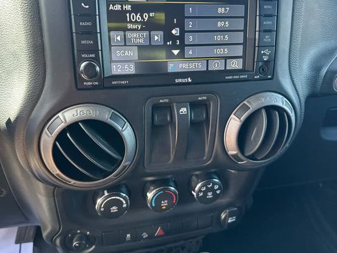 Used 2017 Jeep Wrangler Sport image 14