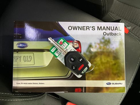 Used 2025 Subaru Outback Premium w/ Popular Package #1A AWD/4WD image 13