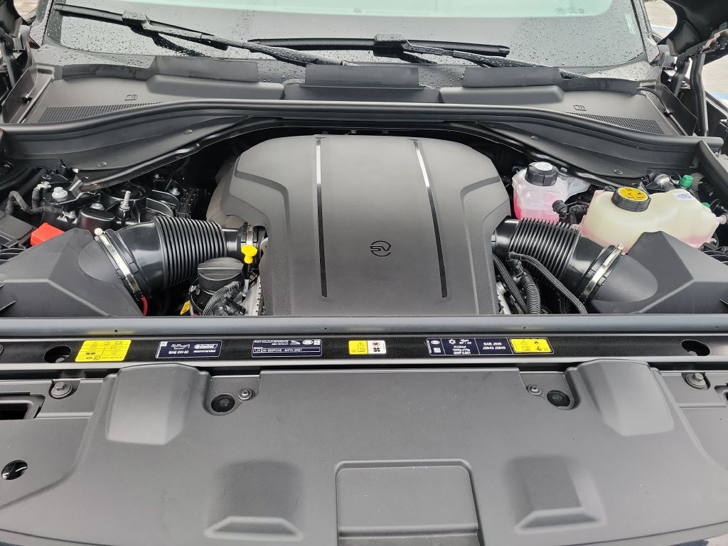 New 2026 Land Rover Range Rover SV AWD/4WD image 30
