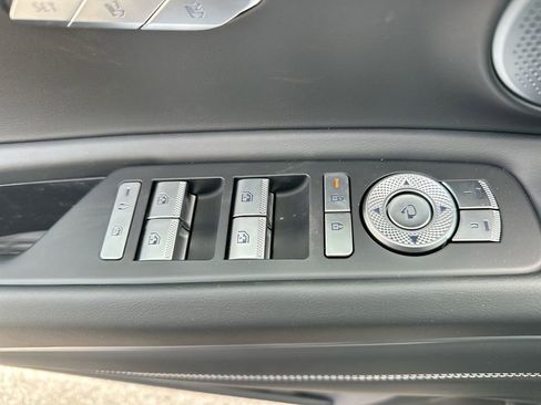 Used 2025 Genesis GV80 3.5T Prestige image 39