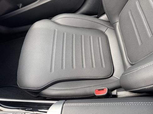 New 2025 Mercedes-Benz C 300 4MATIC Sedan image 27