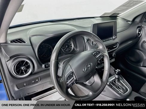 Used 2022 Hyundai Kona SEL w/ Convenience Package FWD image 9