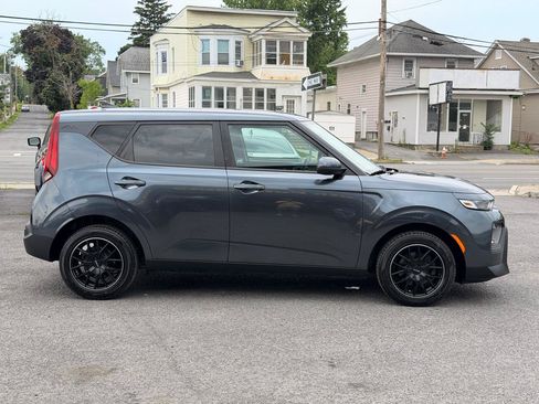 Used 2020 Kia Soul LX FWD image 4