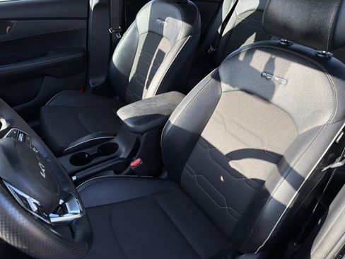 Used 2023 Kia Forte GT-Line image 19