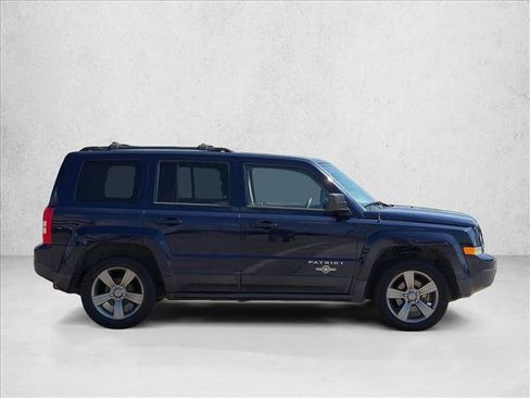 Used 2014 Jeep Patriot Latitude w/ Freedom Edition Package FWD image 4