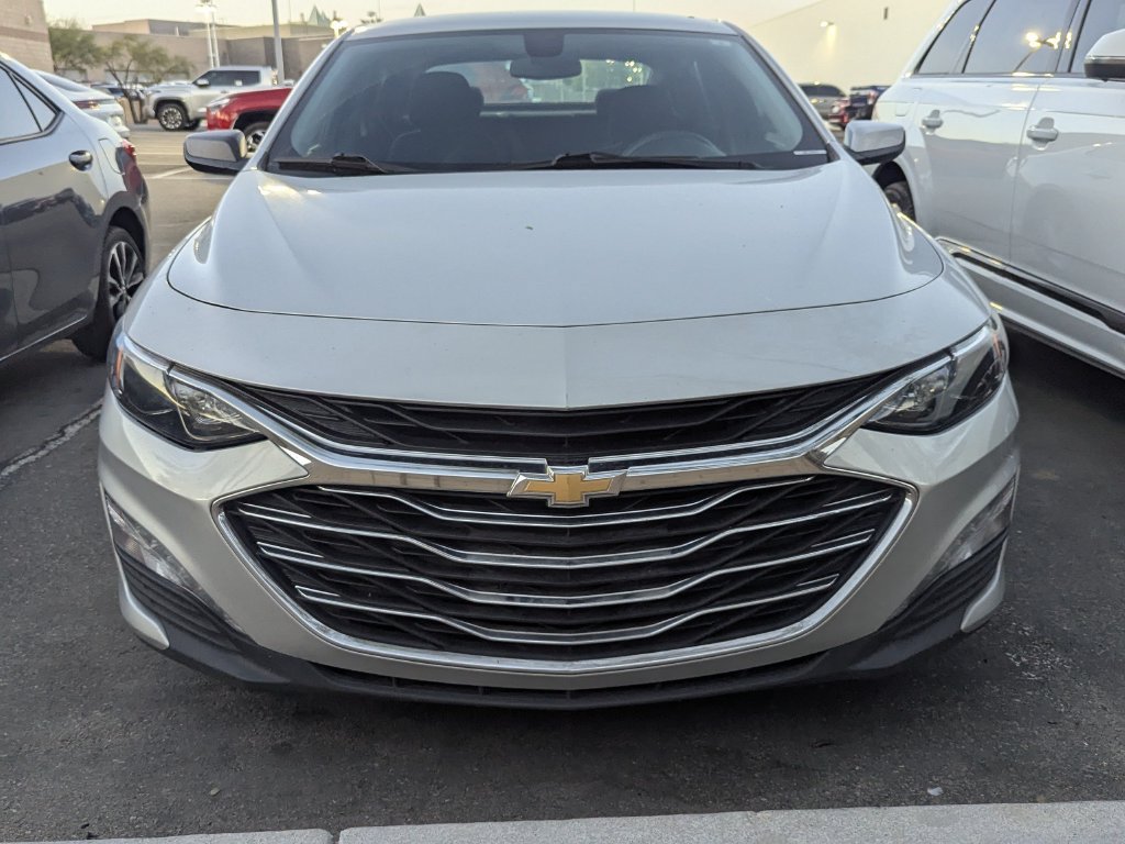 Used 2022 Chevrolet Malibu LT FWD image 2