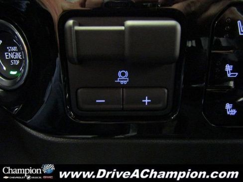 Used 2025 Chevrolet Silverado 1500 LTZ image 40