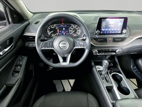 Certified 2024 Nissan Altima 2.5 SV FWD image 8