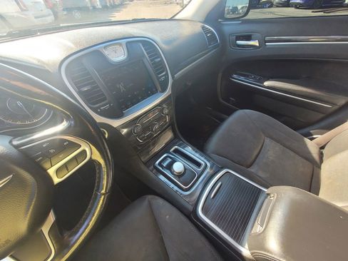 Used 2019 Chrysler 300 Touring w/ Sport Appearance Package RWD image 12