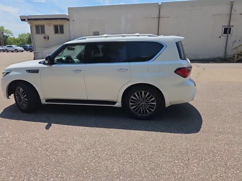 Used 2022 INFINITI QX80 Premium Select w/ All-Season Package AWD/4WD image 7