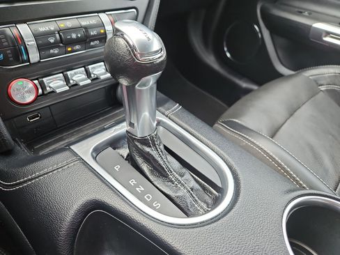 Used 2019 Ford Mustang GT Premium w/ Equipment Group 401A RWD image 26
