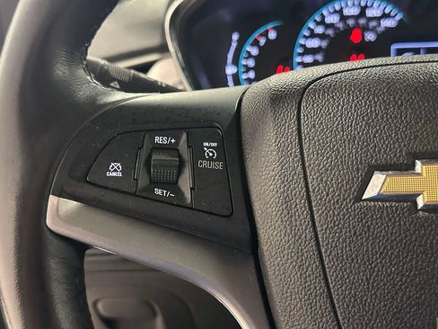 Used 2019 Chevrolet Trax LT w/ LT Convenience Package AWD/4WD image 30