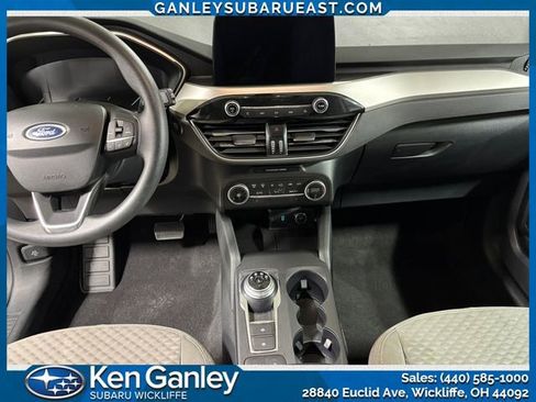 Used 2020 Ford Escape SE image 12