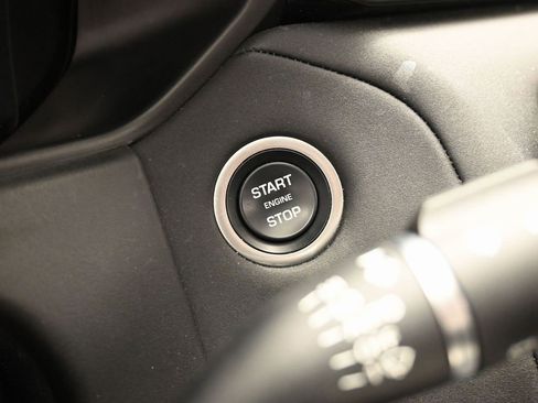 Used 2025 Land Rover Range Rover Velar S image 23