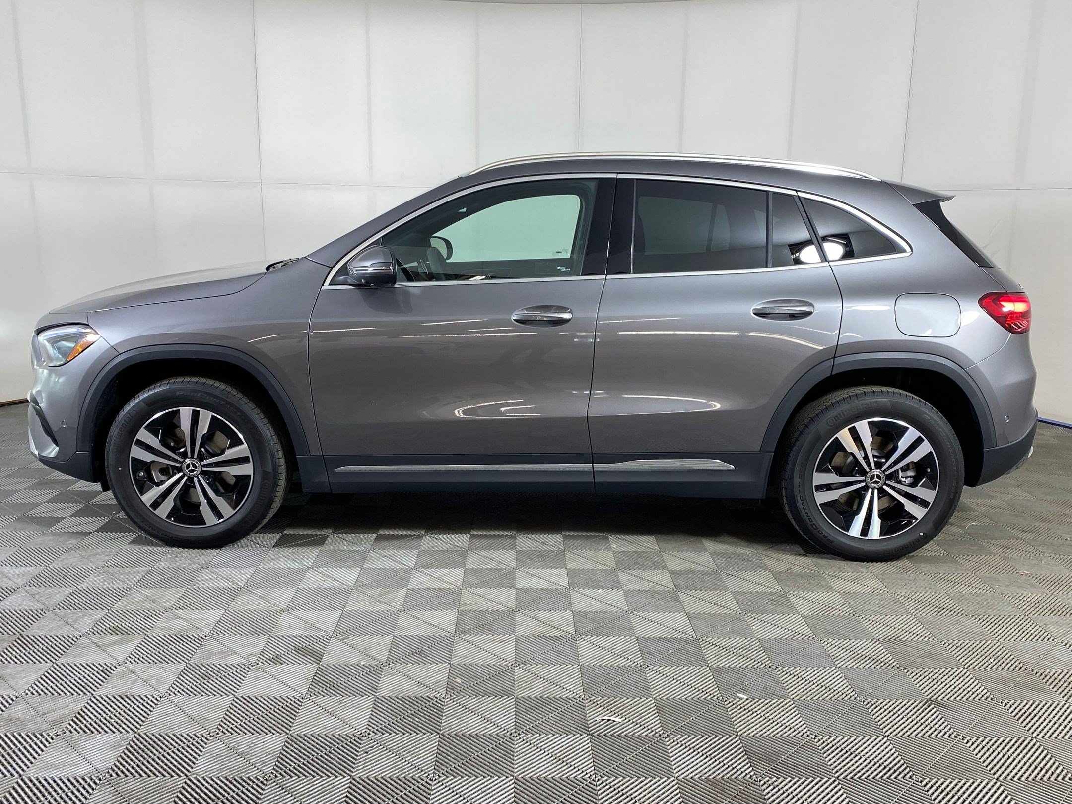 Used 2026 Mercedes-Benz GLA 250 4MATIC image 2