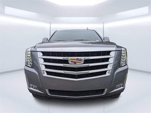 Used 2018 Cadillac Escalade Luxury image 8