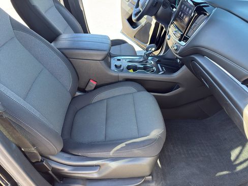 Used 2023 Chevrolet Traverse LT image 33