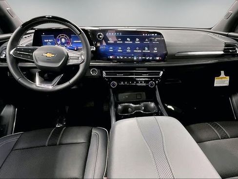 New 2026 Chevrolet Traverse High Country w/ LPO, Floor Liner Package AWD/4WD image 7