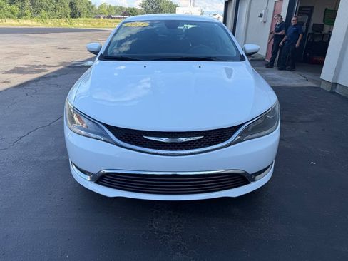Used 2015 Chrysler 200 Limited FWD image 2