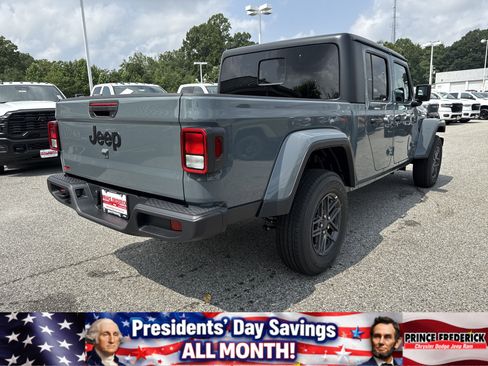 New 2025 Jeep Gladiator Sport image 3