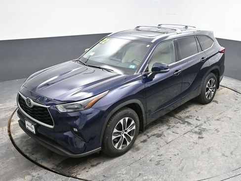Used 2022 Toyota Highlander XLE image 28