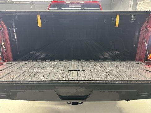 Used 2025 GMC Sierra 2500 SLT w/ SLT Premium Package AWD/4WD image 17