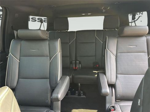 Used 2023 Cadillac Escalade ESV Premium Luxury AWD/4WD image 18