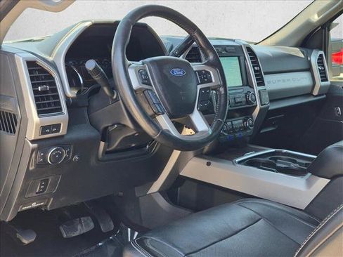 Used 2019 Ford F250 Lariat w/ Lariat Value Package AWD/4WD image 9