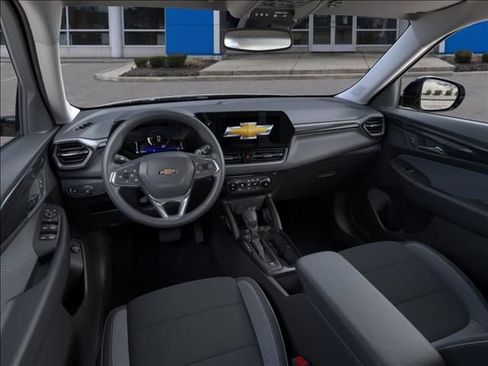 New 2026 Chevrolet TrailBlazer LT w/ Convenience Package FWD image 15