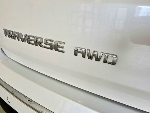 Used 2023 Chevrolet Traverse High Country AWD/4WD image 10