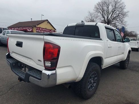 Used 2018 Toyota Tacoma SR5 image 7