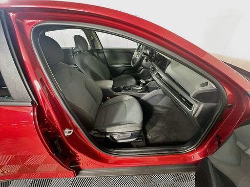 Used 2025 Kia K4 FWD image 29