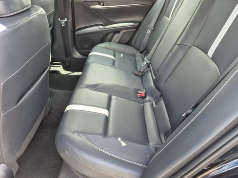 Used 2025 Toyota Camry SE image 17