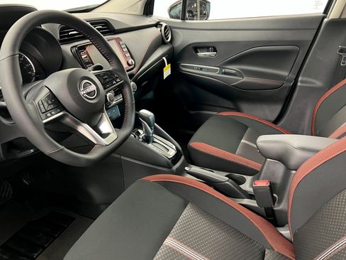 New 2025 Nissan Versa SR w/ Trunk Package image 15