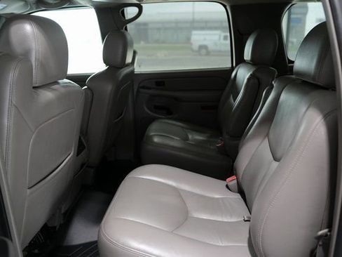 Used 2005 GMC Yukon XL 2500 SLT w/ SLT Preferred Equipment Group image 13