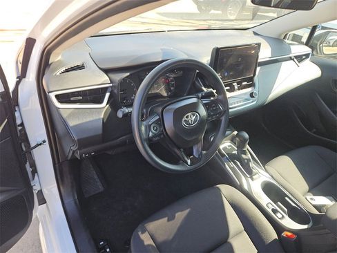 Used 2025 Toyota Corolla LE image 13