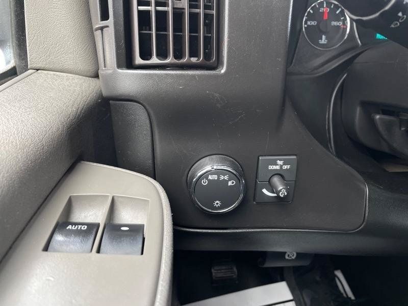 Used 2020 Chevrolet Express 3500 w/ Driver Convenience Package RWD image 15