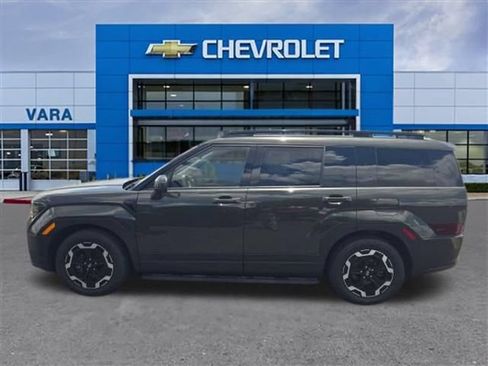 Used 2025 Hyundai Santa Fe SEL FWD image 2
