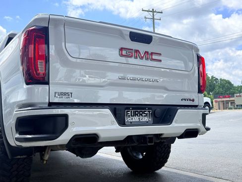 Used 2021 GMC Sierra 1500 AT4 w/ AT4 Premium Package AWD/4WD image 8