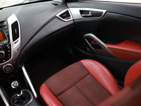 Used 2013 Hyundai Veloster w/ Style Pkg FWD image 22