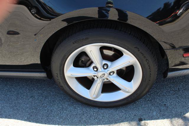 Used 2010 Ford Mustang GT RWD image 24