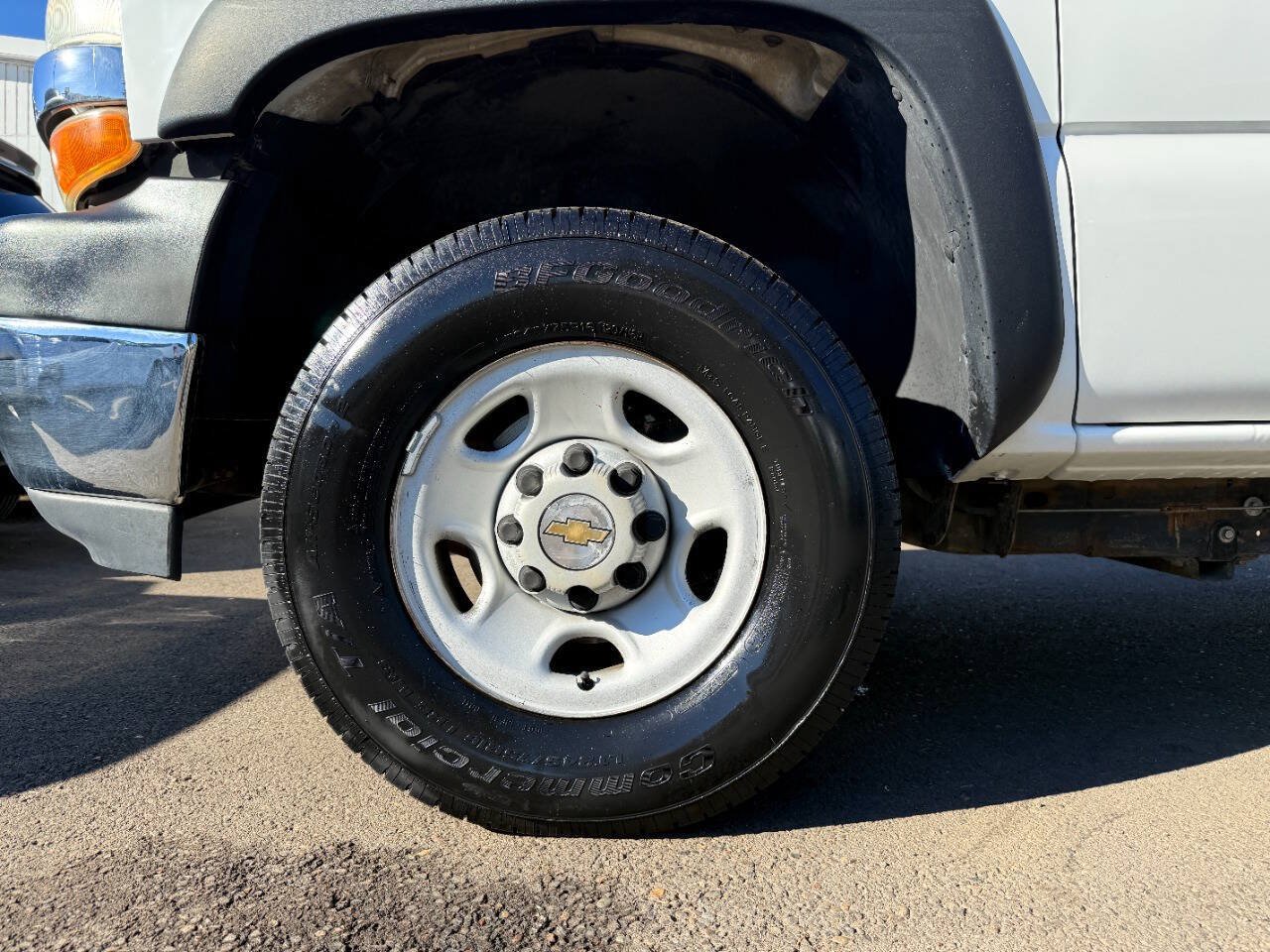 Used 2002 Chevrolet Silverado 2500 2WD Regular Cab image 31