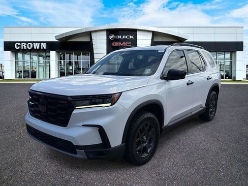 Used 2024 Honda Pilot TrailSport image 1