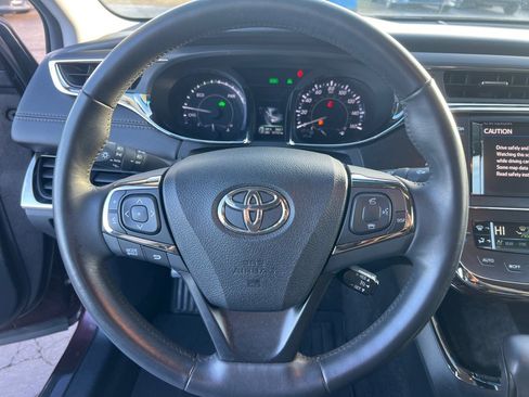 Used 2013 Toyota Avalon Limited image 31